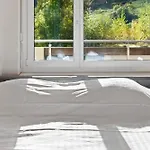 Lumineux Avec Vue Sur Les Montagnes 公寓