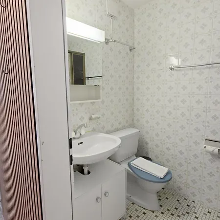 Lumineux Avec Vue Sur Les Montagnes