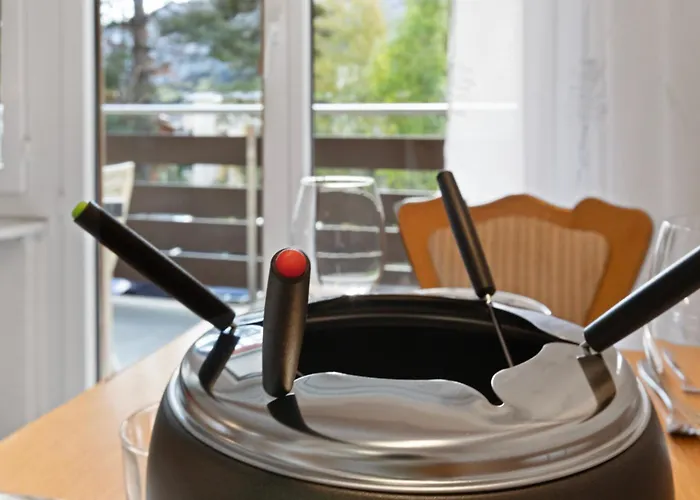 Lumineux Avec Vue Sur Les Montagnes *