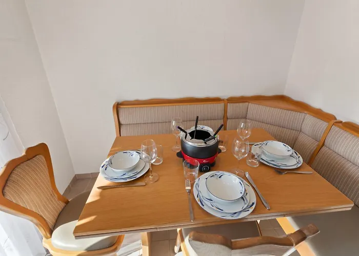 Lumineux Avec Vue Sur Les Montagnes * ロイカーバード