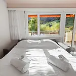Lumineux Avec Vue Sur Les Montagnes *
